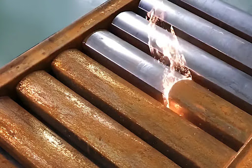 Rust removal on metal equipment